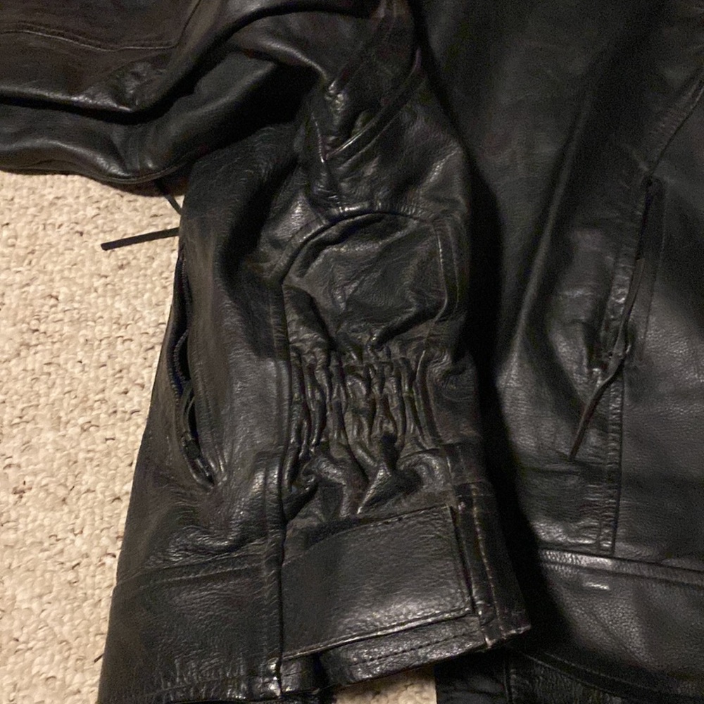 Leather jacket - Picture 5 of 5